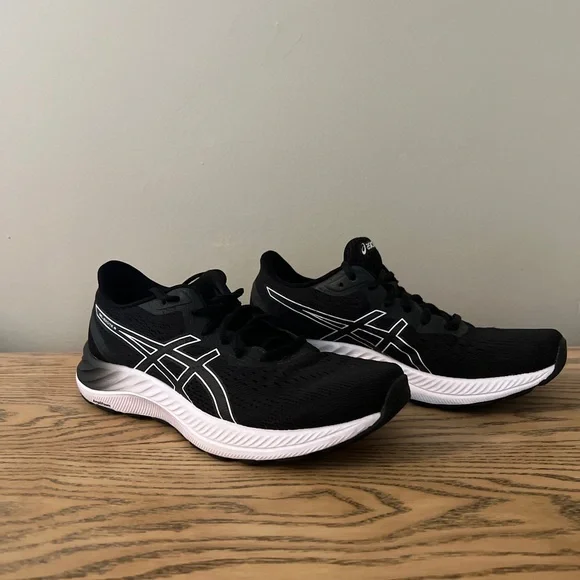 ASICS Black Running Shoes - Picture 7 of 7